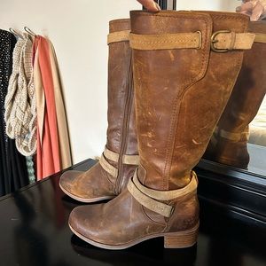 UGG brown leather boots. Size 8.5